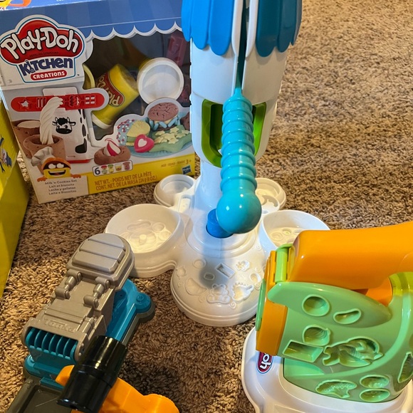 Playdoh bundle - Picture 3 of 3